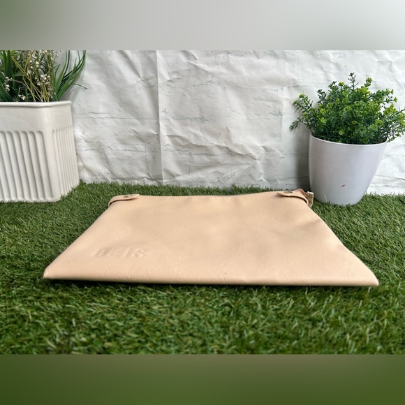 BÈIS POUCH  COLOR Beige 12 X 10 NEW  interior organization - Picture 7 of 15